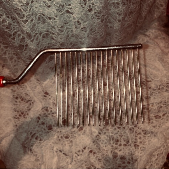 Vintage angel food cake cutter, red Bakelite handle, stainless cake cutter part. - Picture 2 of 5